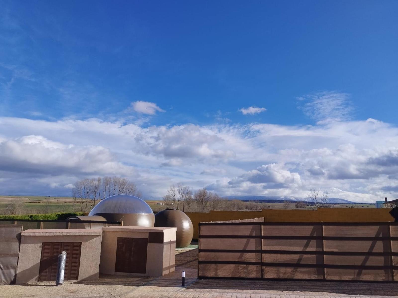 Cosmoveros - Hotel Burbuja Pedraza Екстер'єр фото