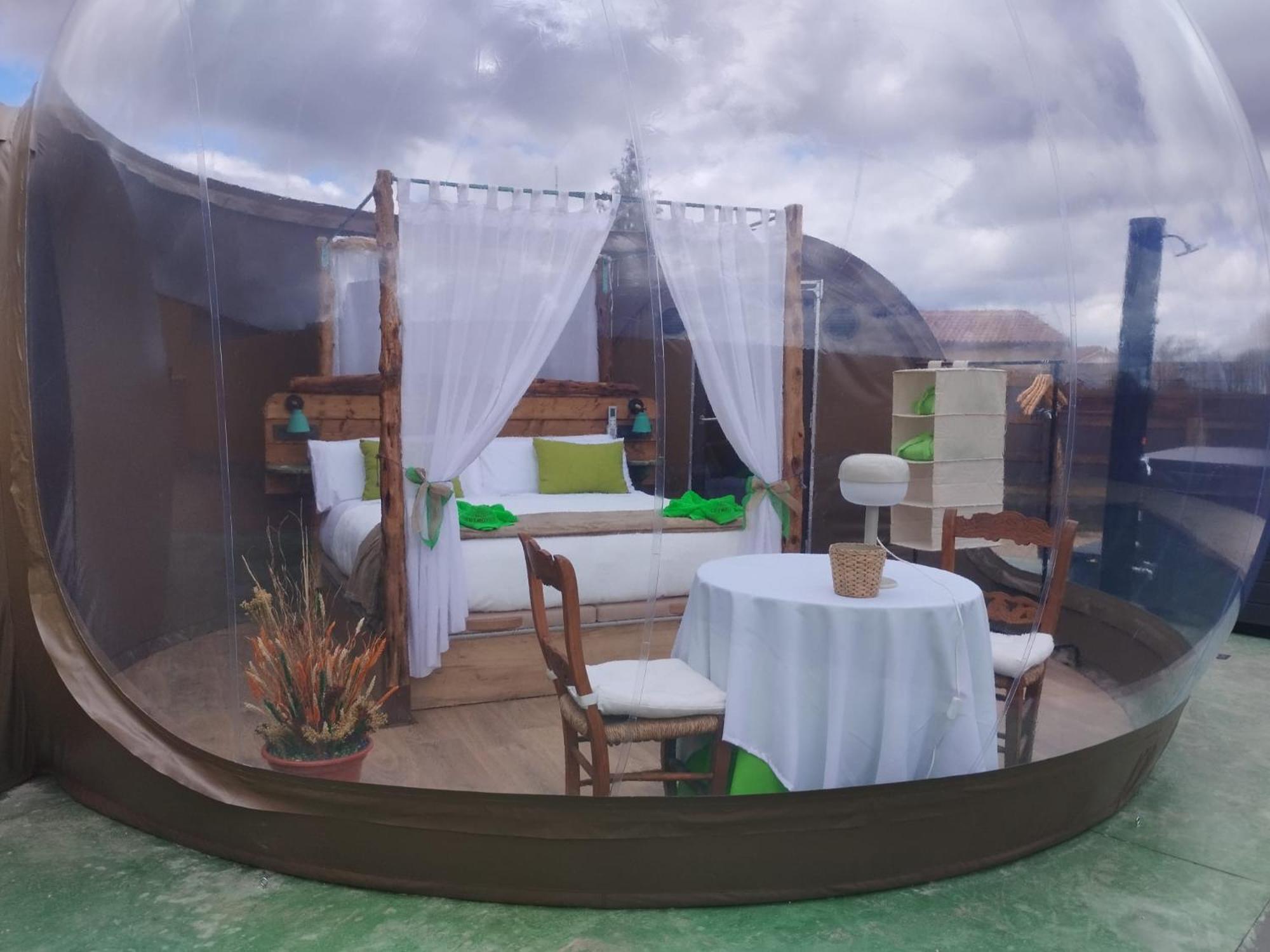 Cosmoveros - Hotel Burbuja Pedraza Екстер'єр фото