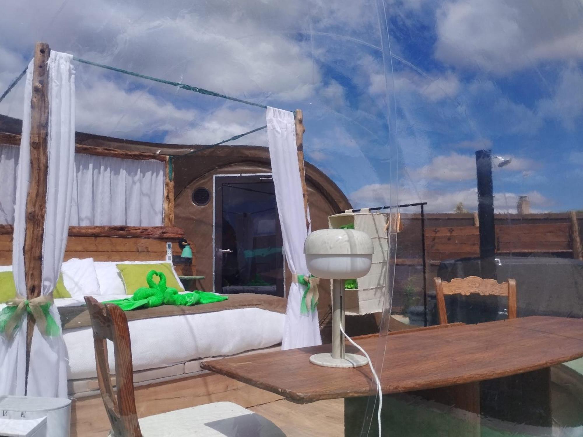 Cosmoveros - Hotel Burbuja Pedraza Екстер'єр фото