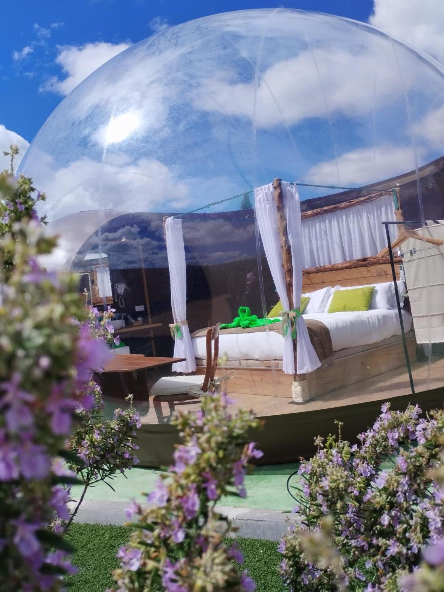 Cosmoveros - Hotel Burbuja Pedraza Екстер'єр фото