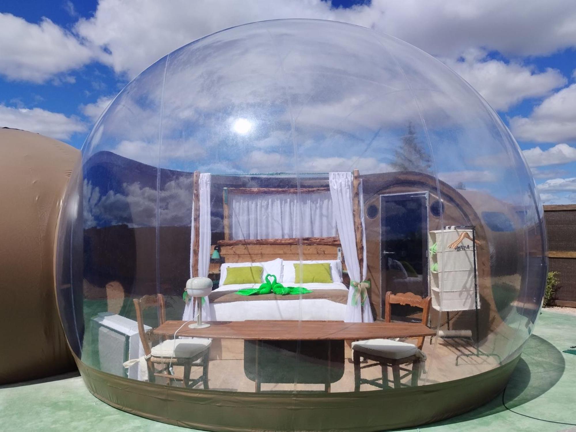Cosmoveros - Hotel Burbuja Pedraza Екстер'єр фото