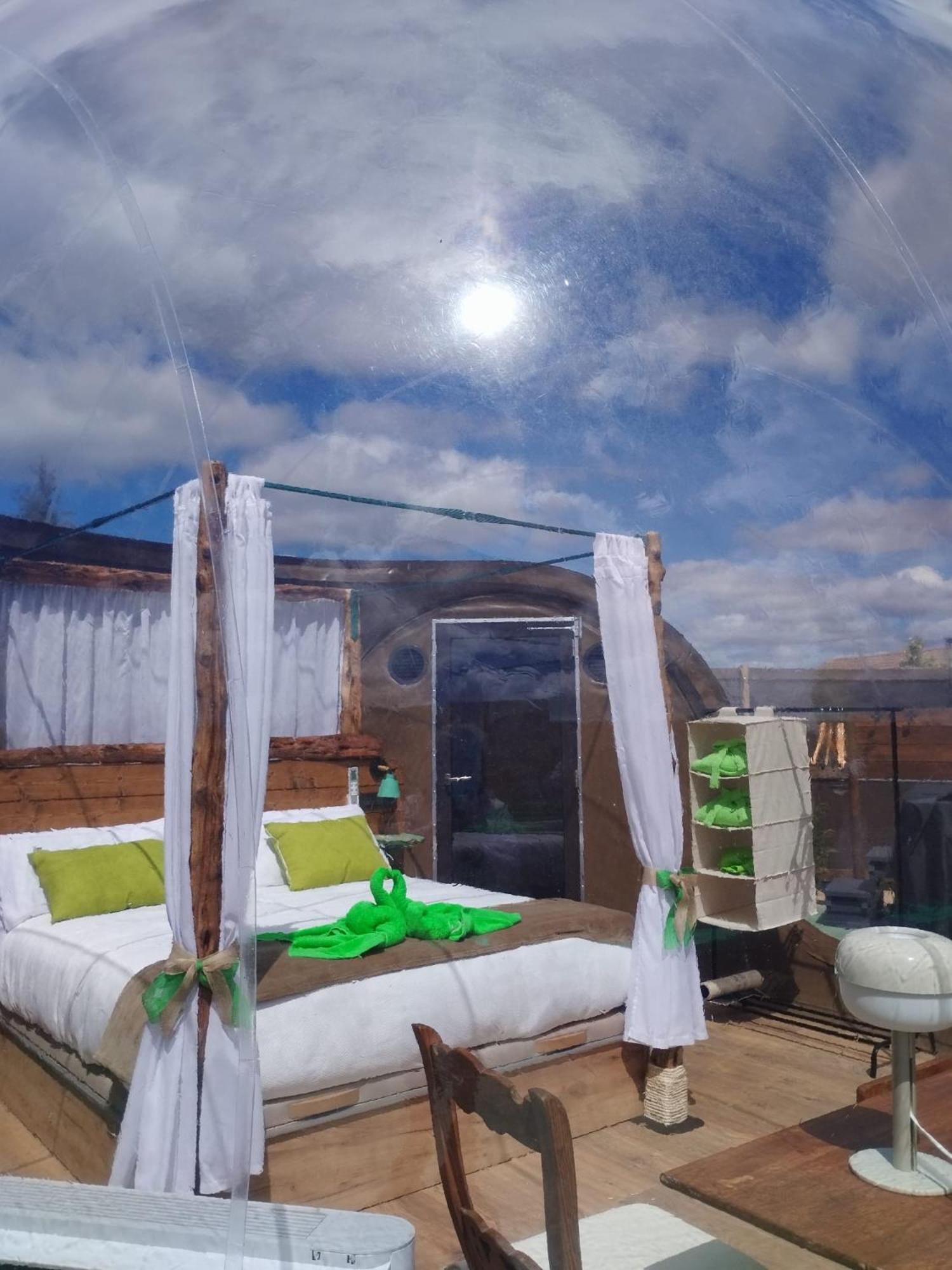 Cosmoveros - Hotel Burbuja Pedraza Екстер'єр фото
