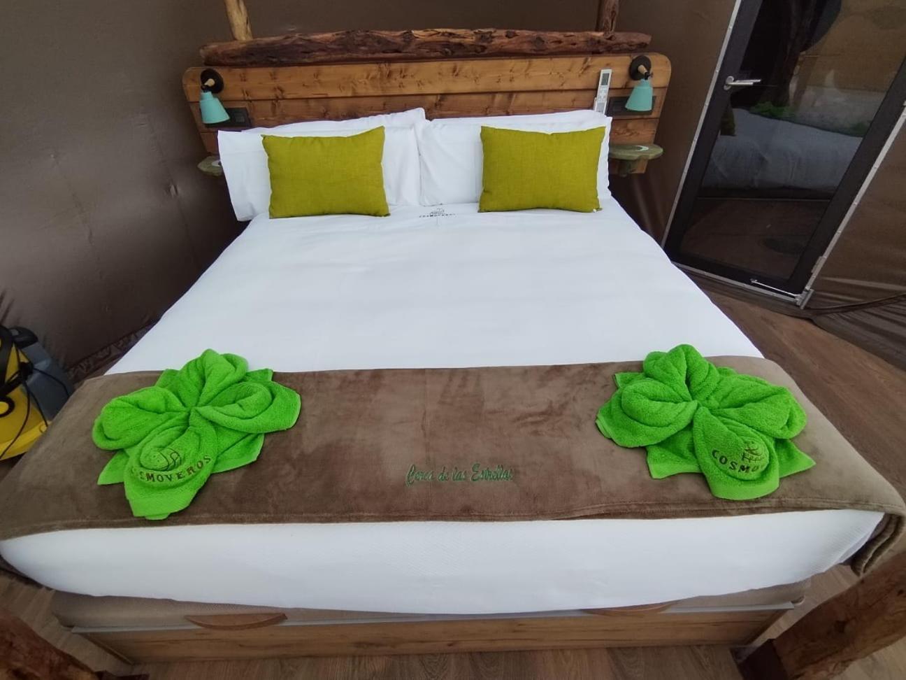 Cosmoveros - Hotel Burbuja Pedraza Екстер'єр фото